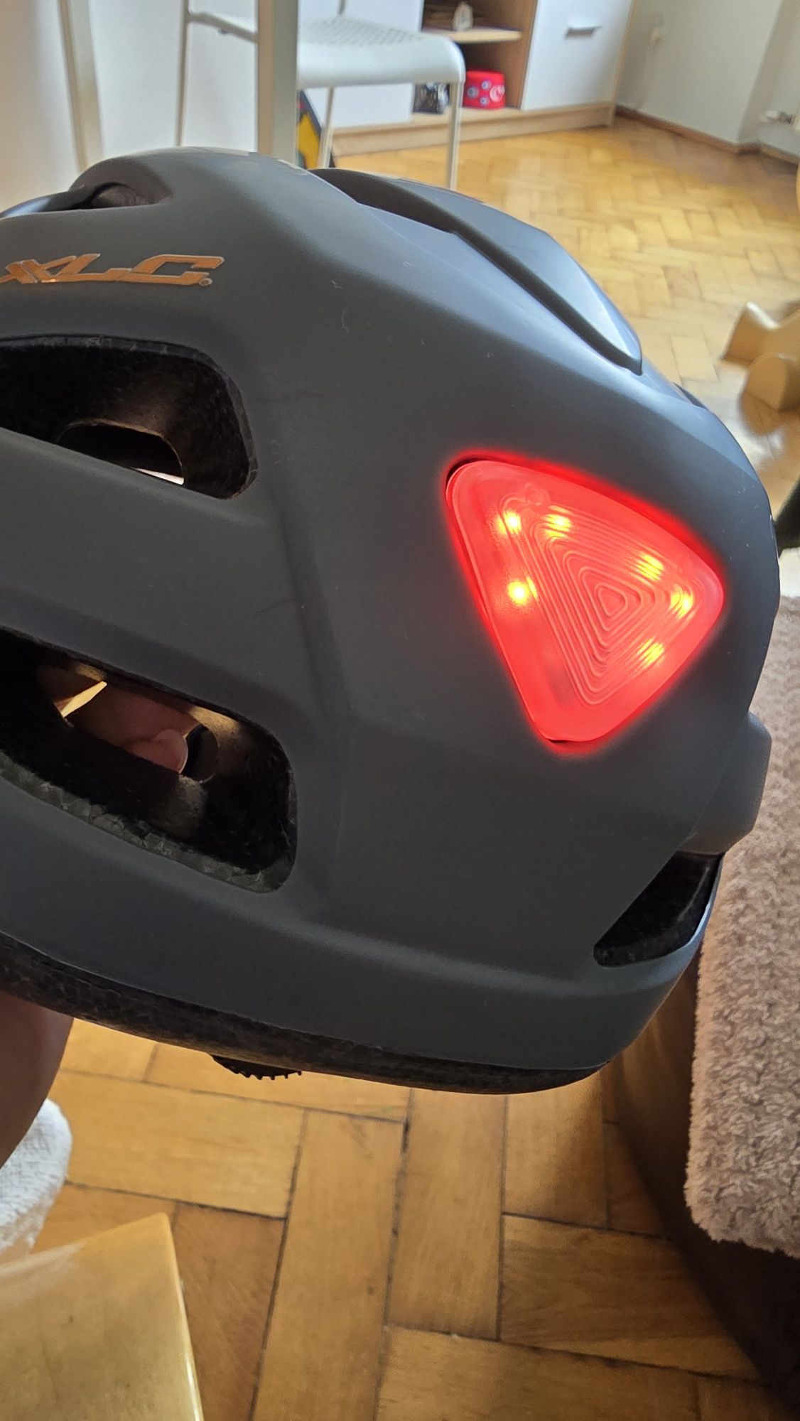 Kask rowerowy ze światełkiem XLC regulowany 53-60cm