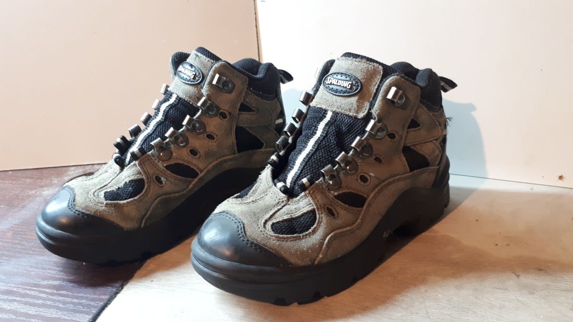 Buty firmy SPALDING