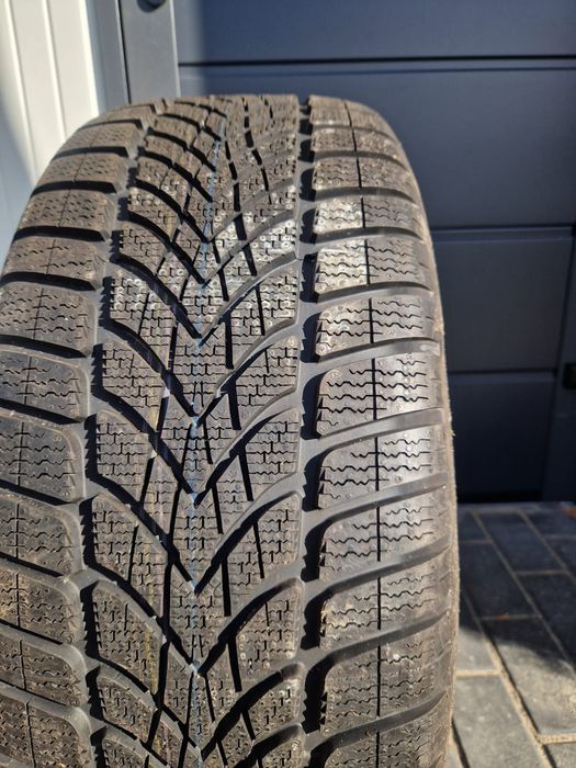 Opona jedynka Dunlop 245 50 r 18 SP WINTER SPORT 4D MO