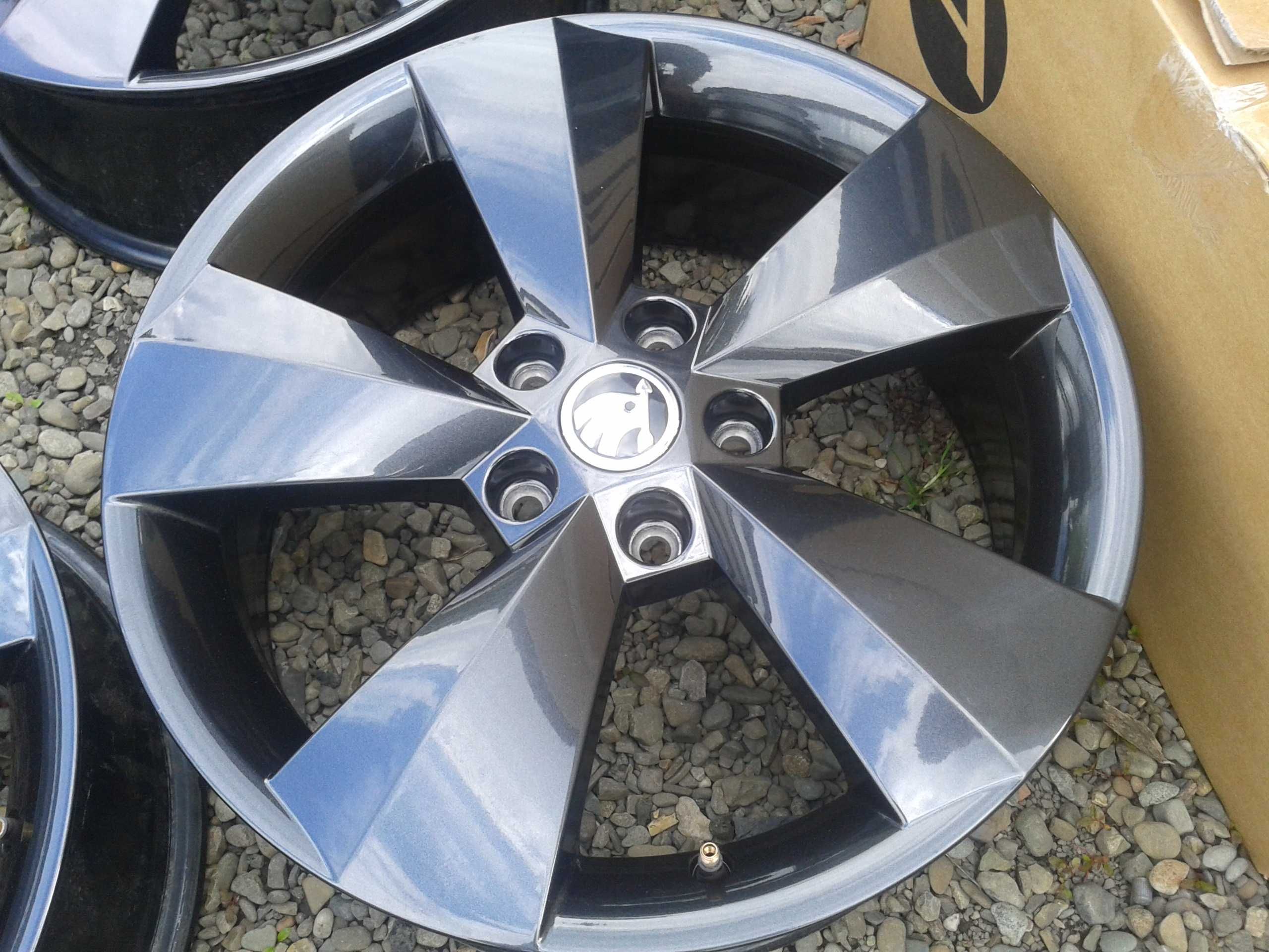 oryginalne r17 felgi volkswagen golf caddy troc touran passat tiguan