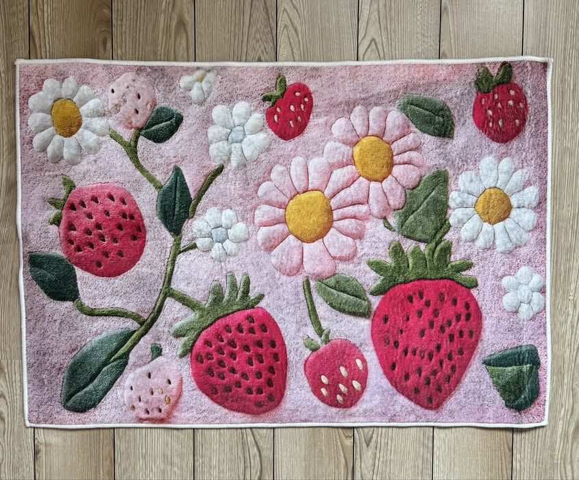 Wycieraczka dywanik w kwiaty truskawki różowy