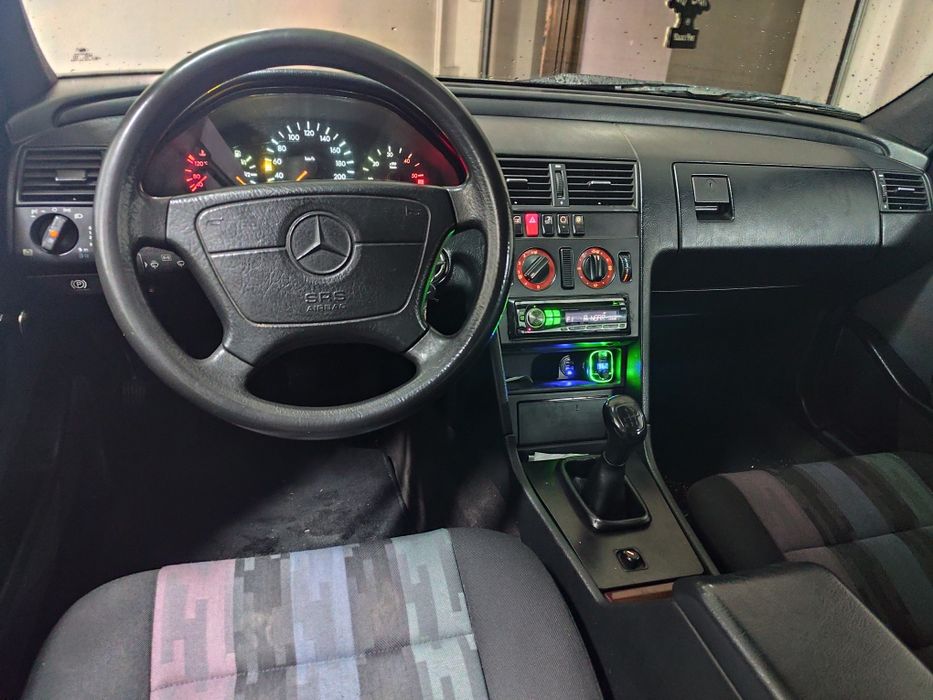 Mercedes C220 (W202)