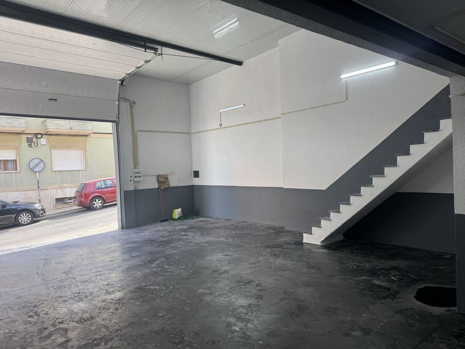 Armazém para alugar camarate