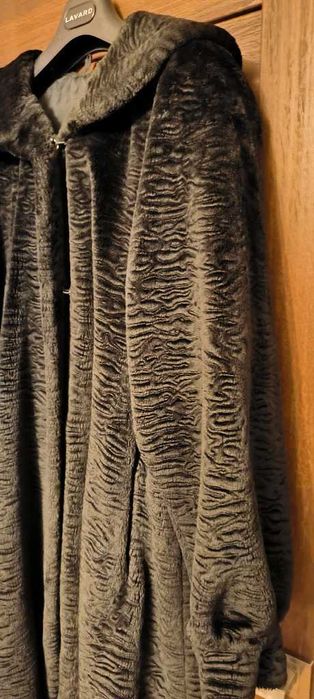 Futro czarne sztuczne - w bardzo dobrym