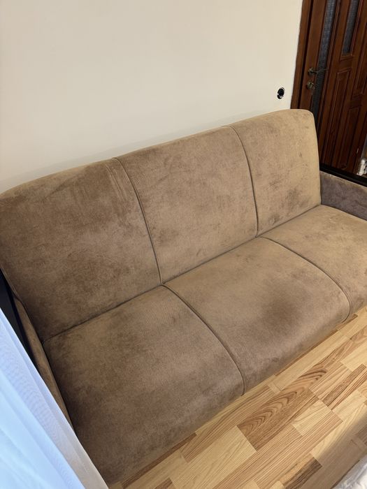 Продам розкладний б/у диван терміново