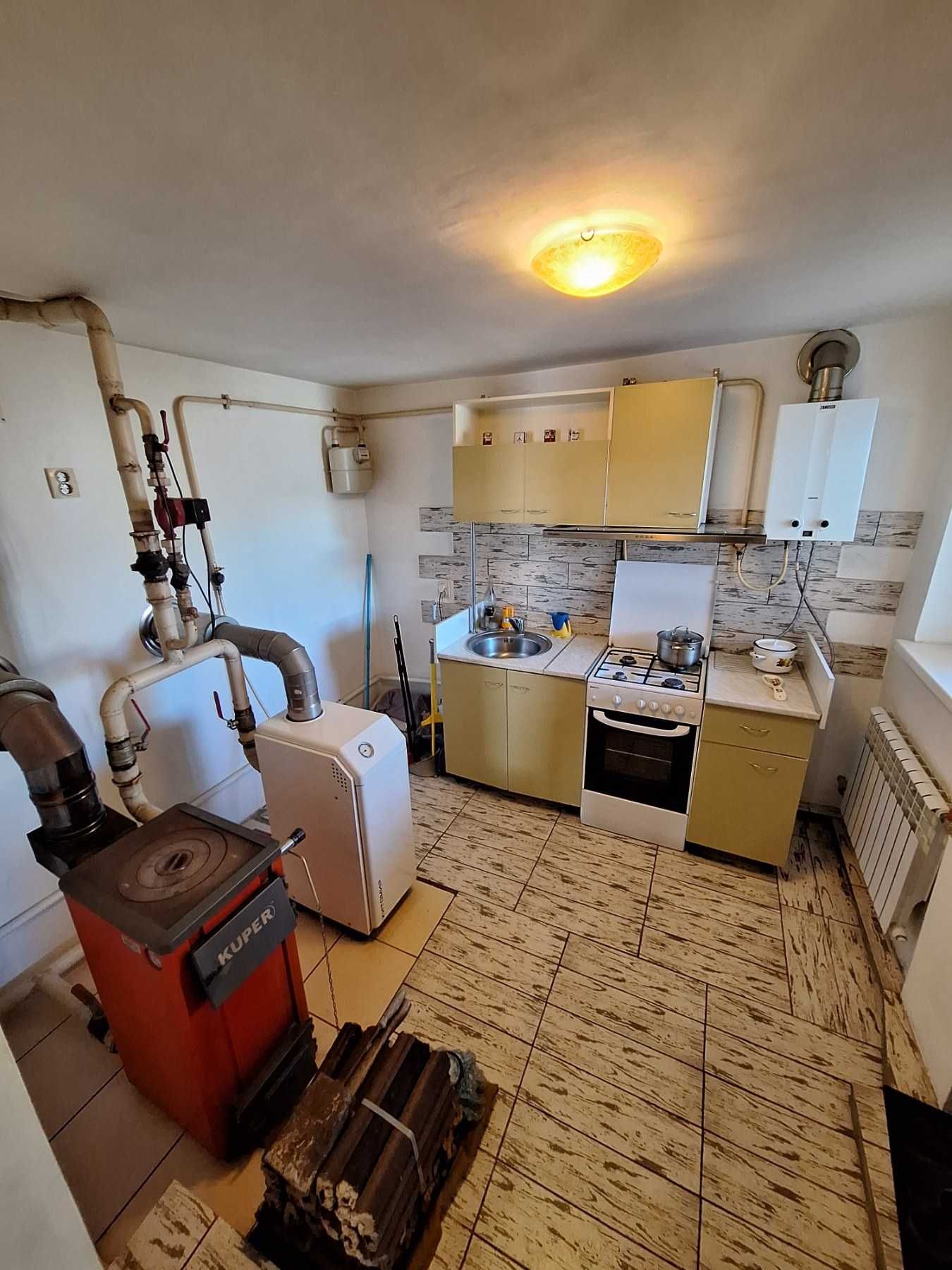 Продам 2-х поверховий будинок 156м2 на ділянці 13 сот, гарний стан.