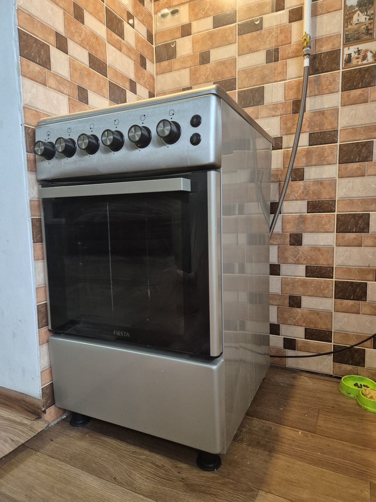 Продам плиту  газову