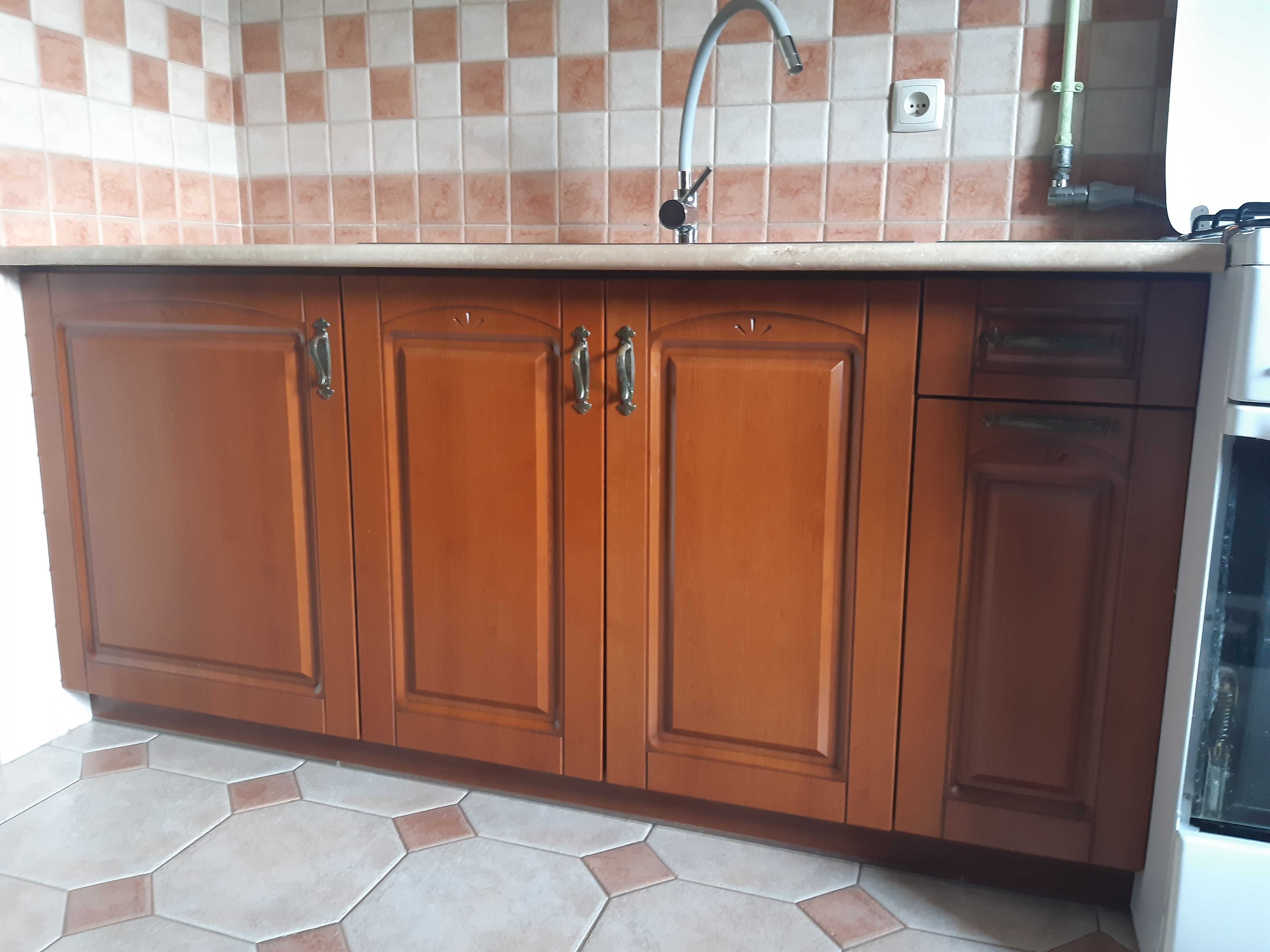 Meble kuchenne. Szafki stojące, wiszące, szuflady