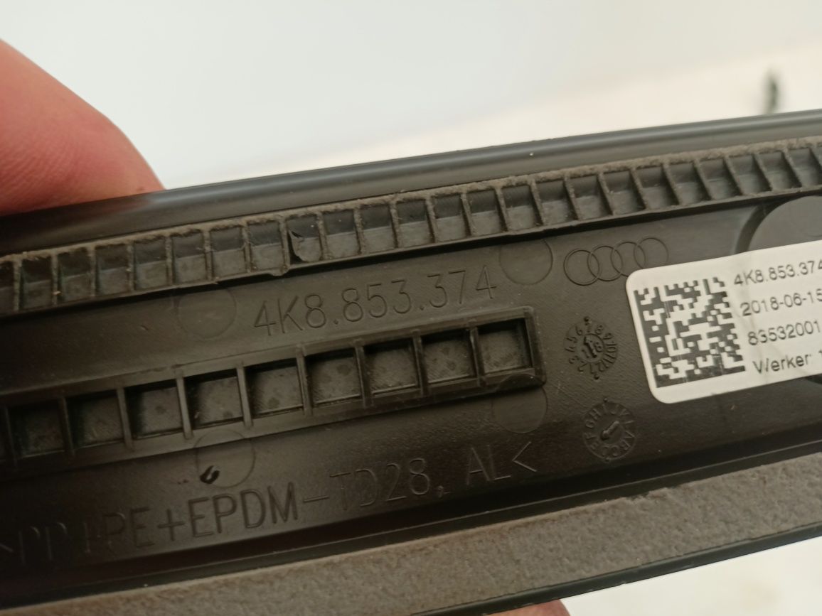 Audi A6 C8 listwa progowa prawa nakładka naklejka chrom srebrna górna