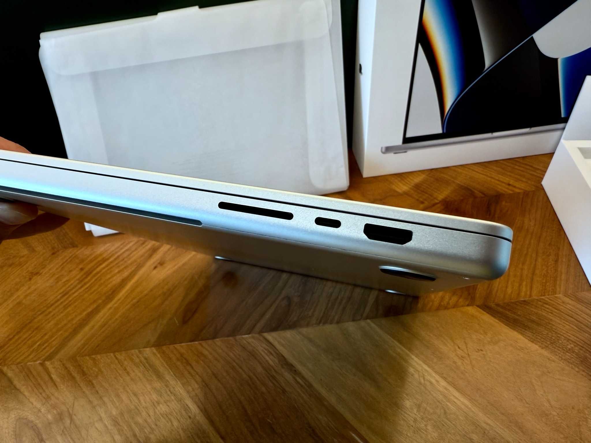 Laptop MacBook Pro 16” M1 MAX / 32GB RAM / 1TB SSD / 32 GPU AppleCare