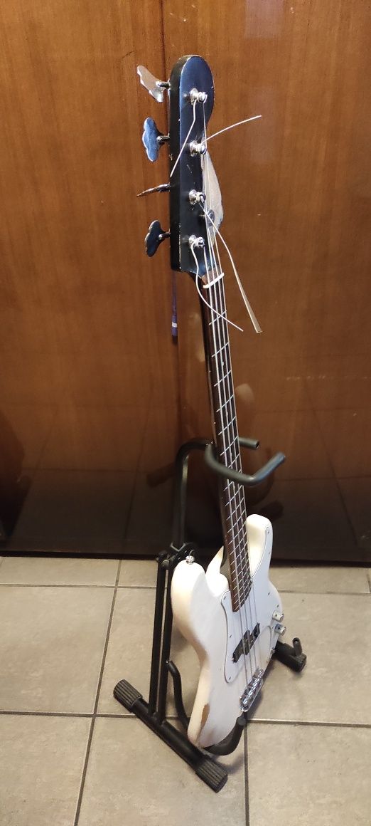 Gitara Squier by Fender Precisin Bass