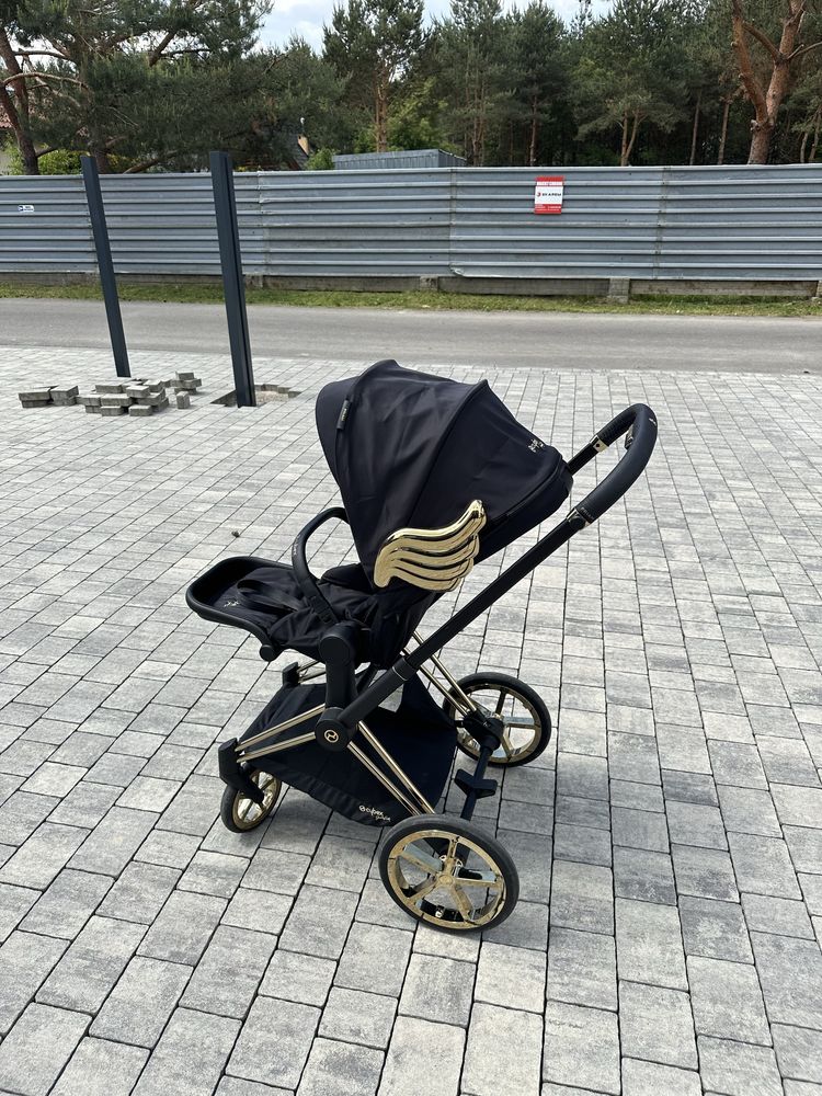 Spacerówka Cybex Priam 4.0 Jeremy Scott czarna ze skrzydłami