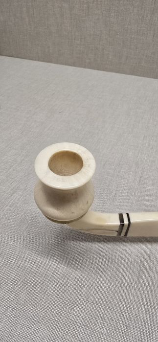 Bonito castiçal em material nobre