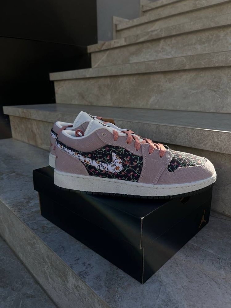 Жіночі кроссівки Jordan 1 Low 'Canvas Floral' Sneakers