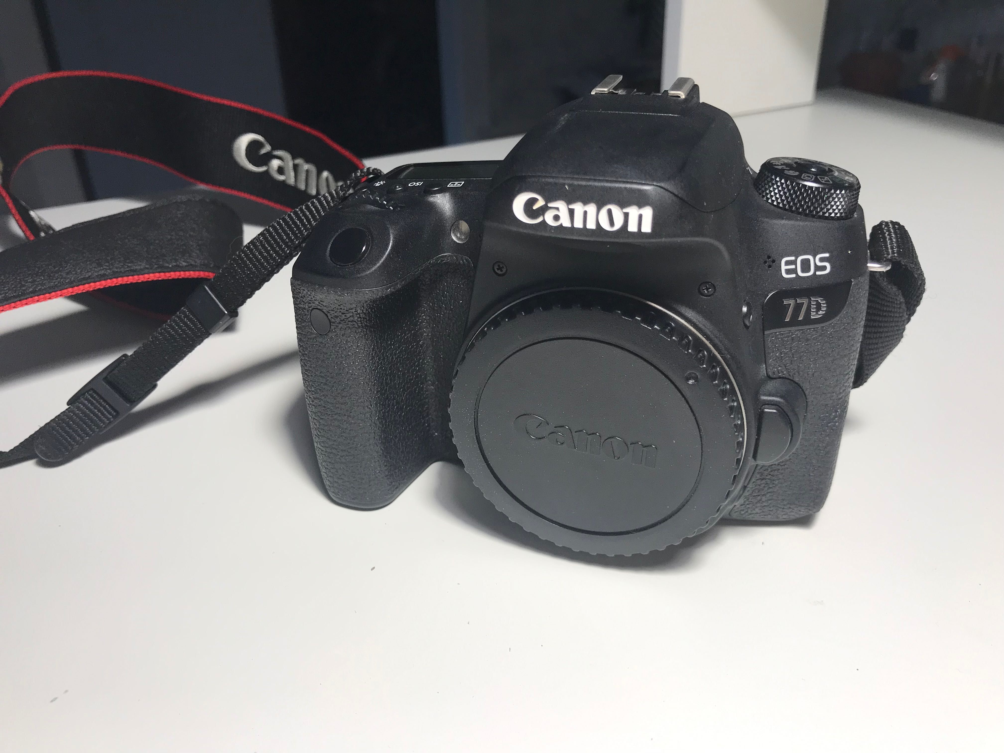 Фотоапарат Canon EOS 77d body
