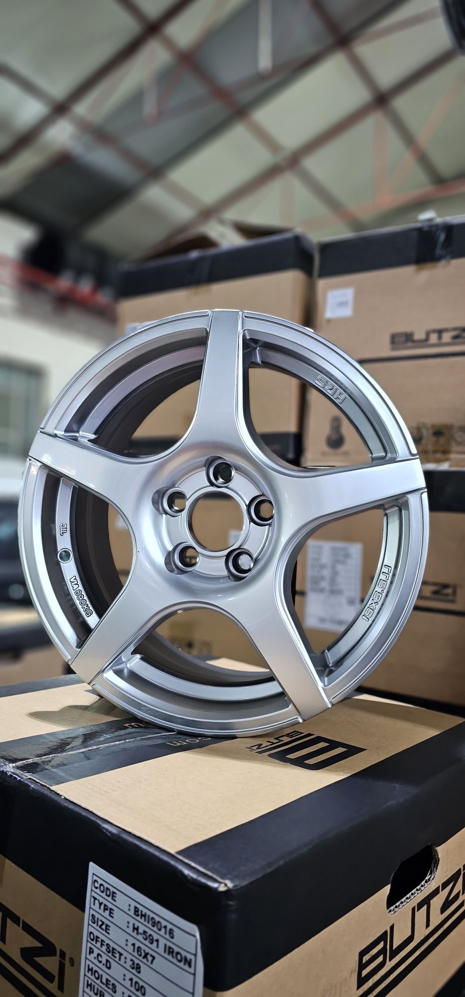 Vendo Jantes Novas Butzi 6.5R15 et38 5x100