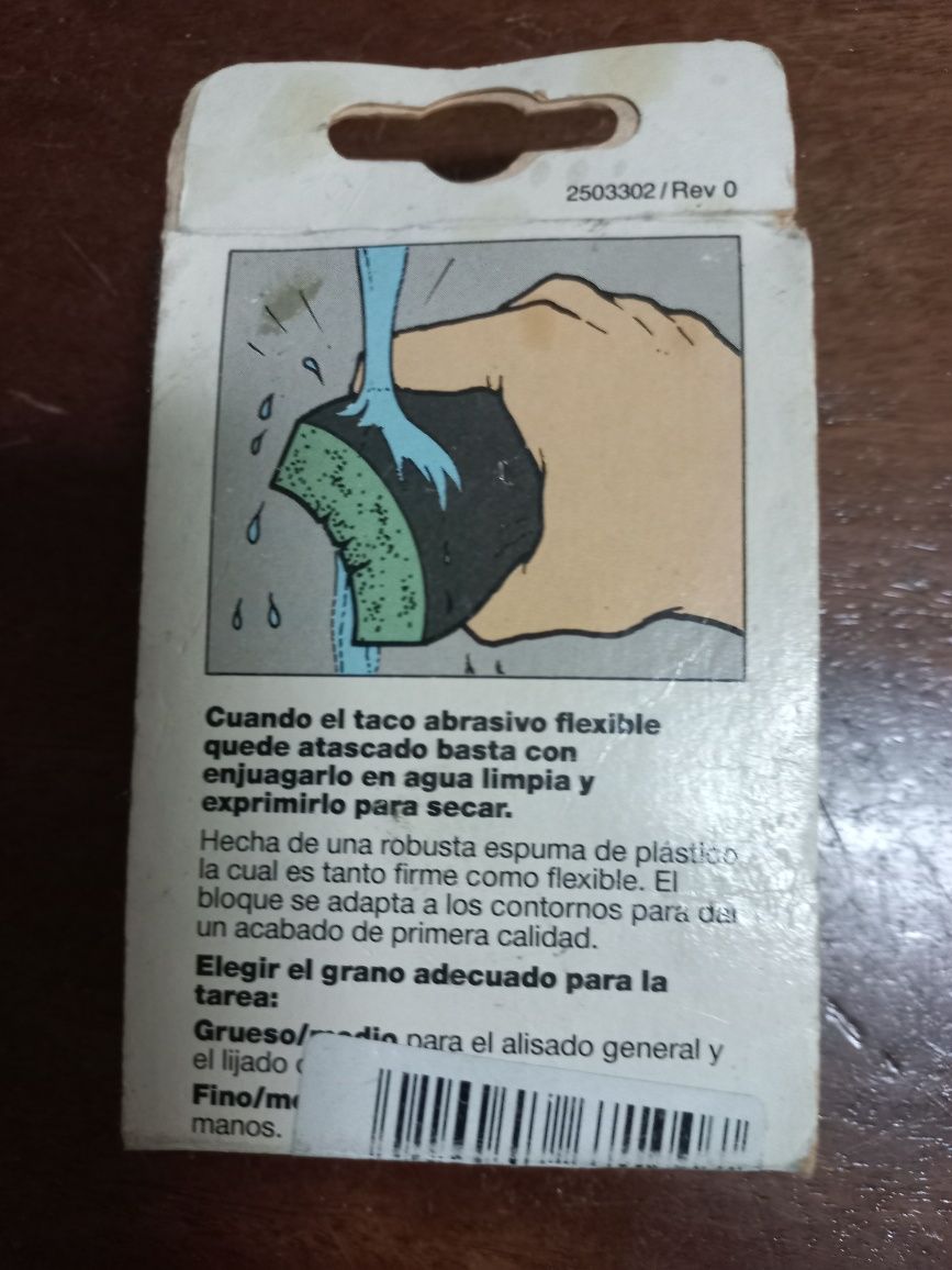 Esponja abrasiva dupla nova para madeira