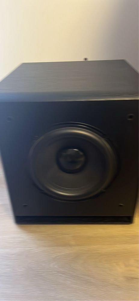 Subwoofer KEF C4