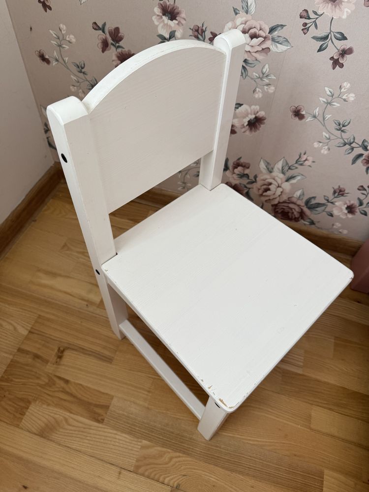 Ikea krzesełko dziecięce Sundvik biale drewniane
