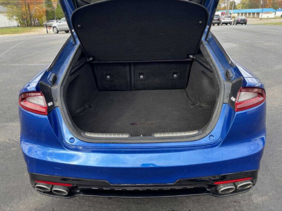 Kia Stinger      2018