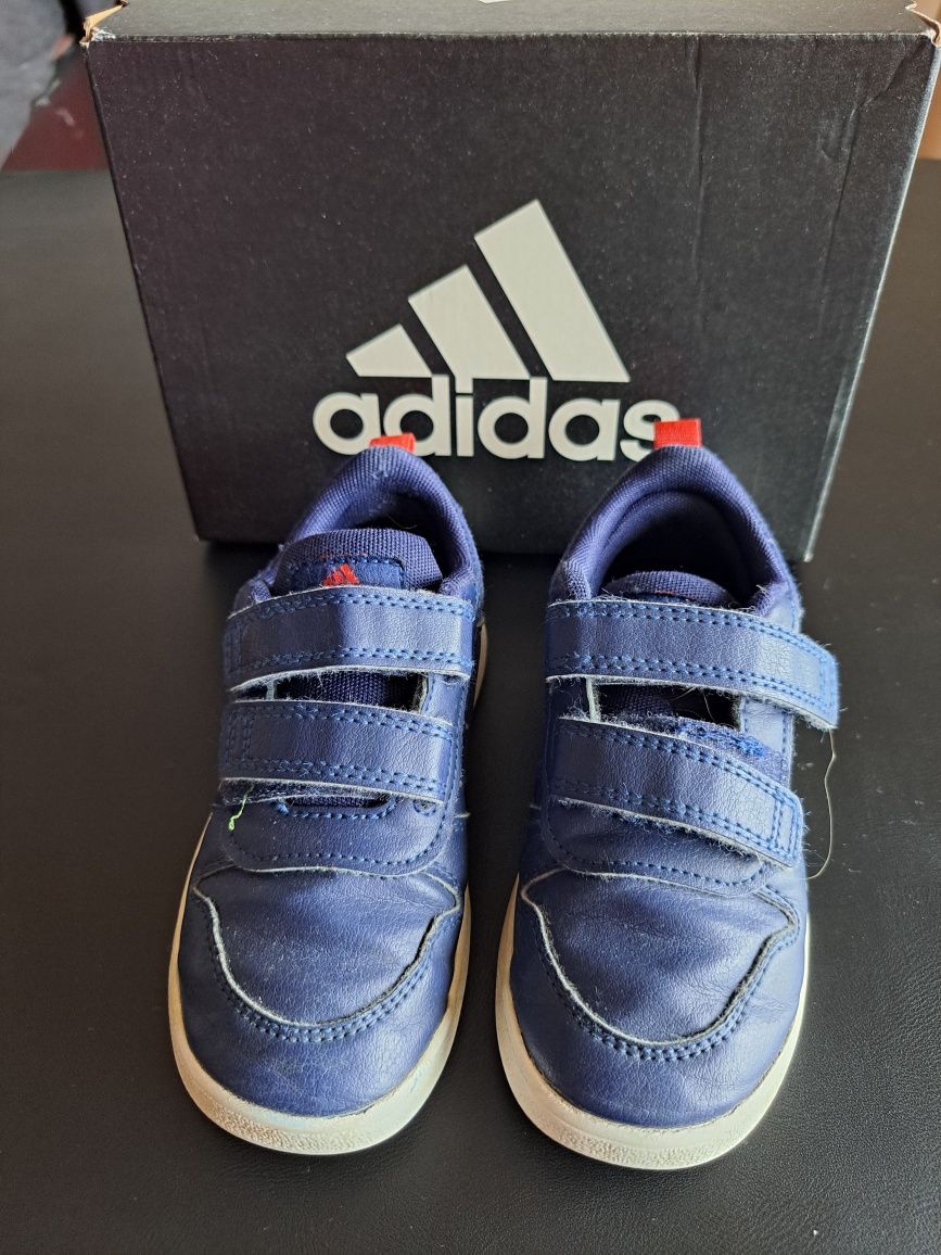 Tenis adidas nr 26