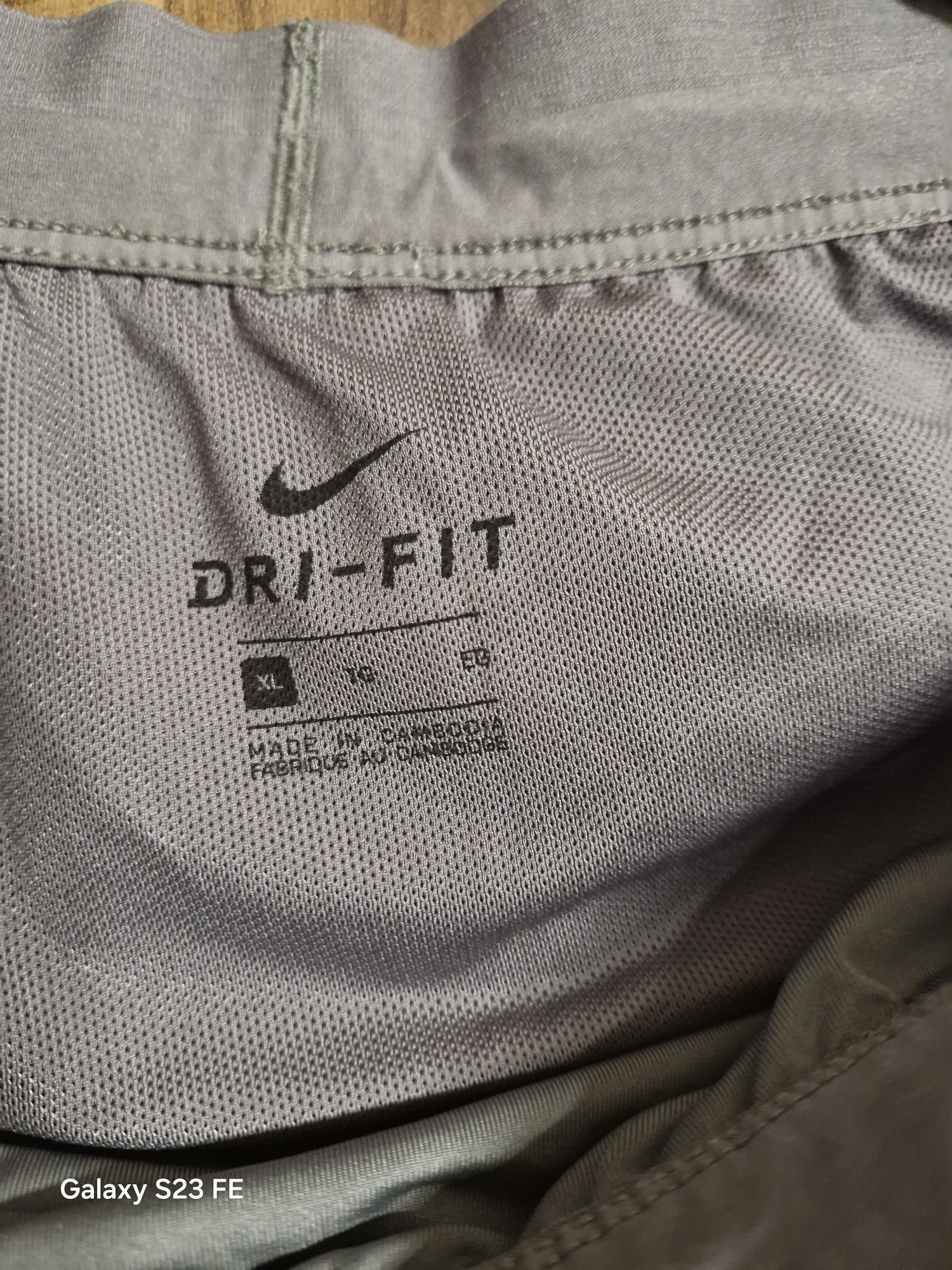 Spodenki krotkie męskie Nike rozmiar XL stan bardzo dobry