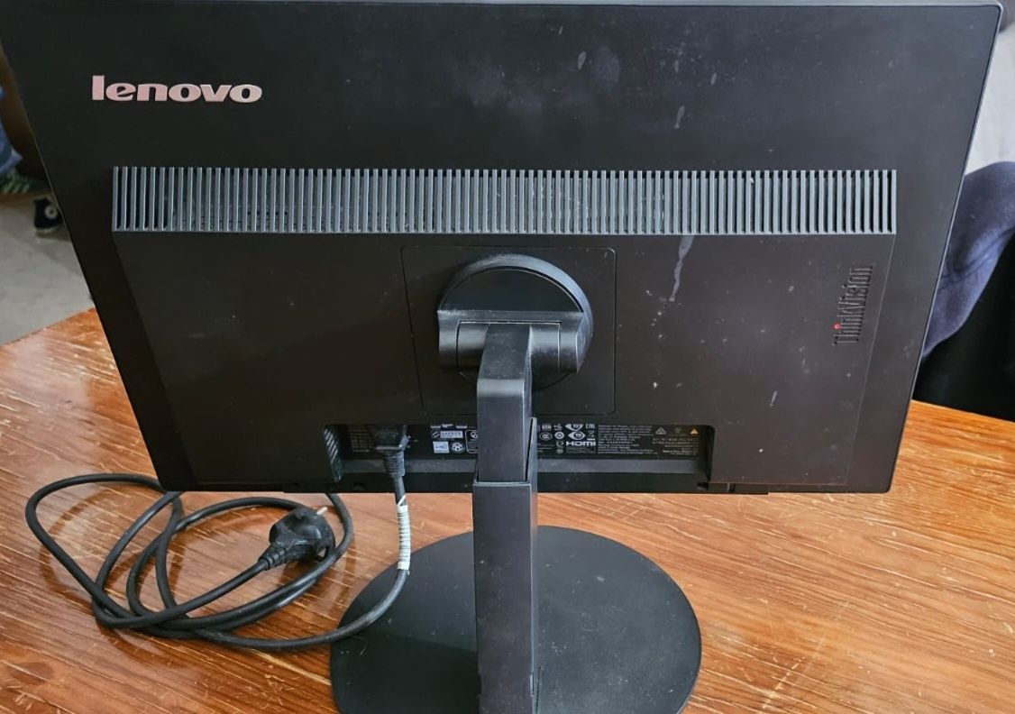 Monitor Lenovo de 20"