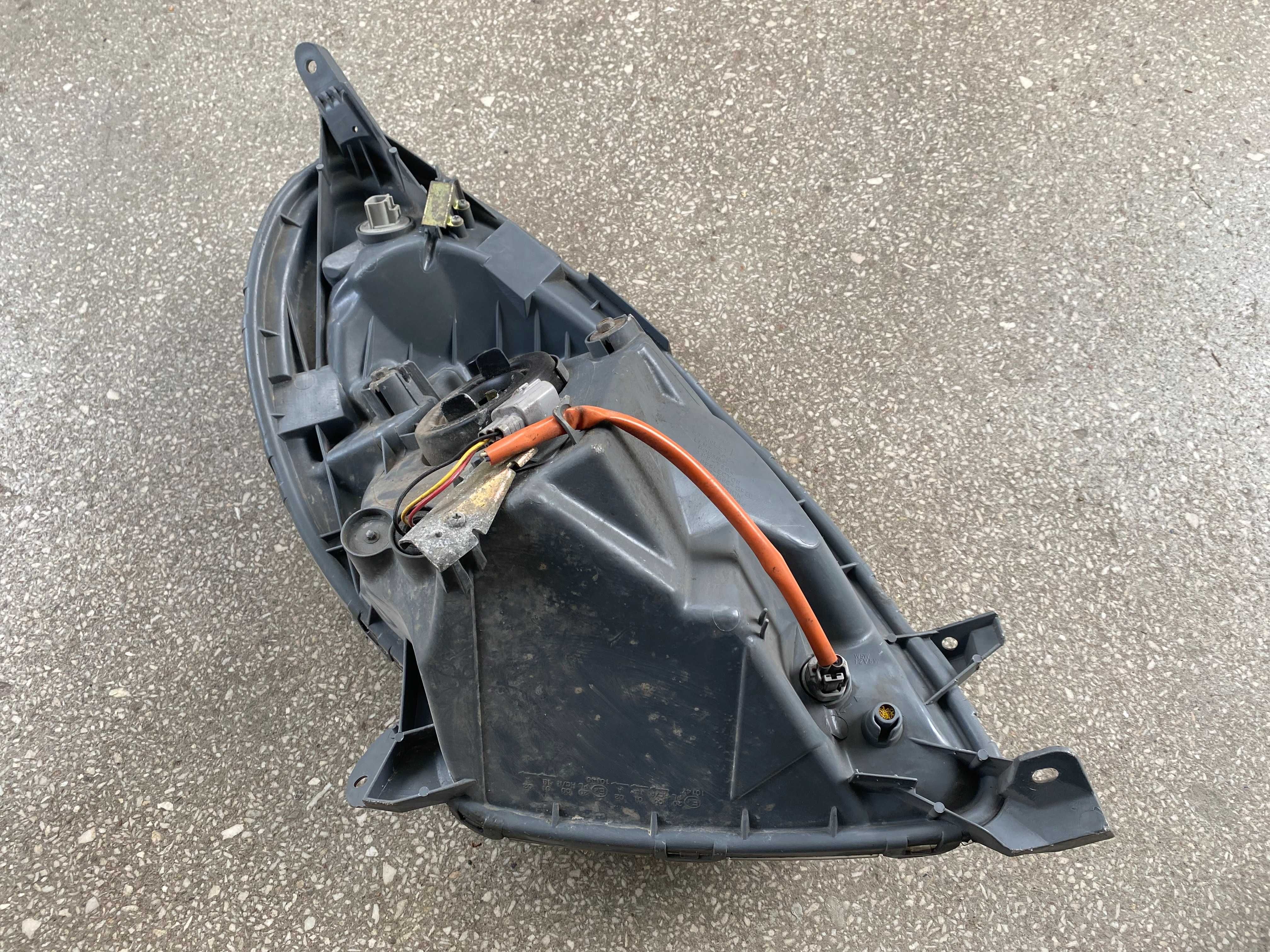 Lampa przednia reflektor lewy TOYOTA YARIS VERSO LIFIT 03-06r. EUROPA