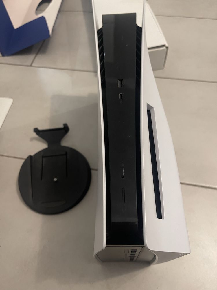 Zestaw Playststion 5 PS5 z napędem 2 pady kamera gry ładowarka