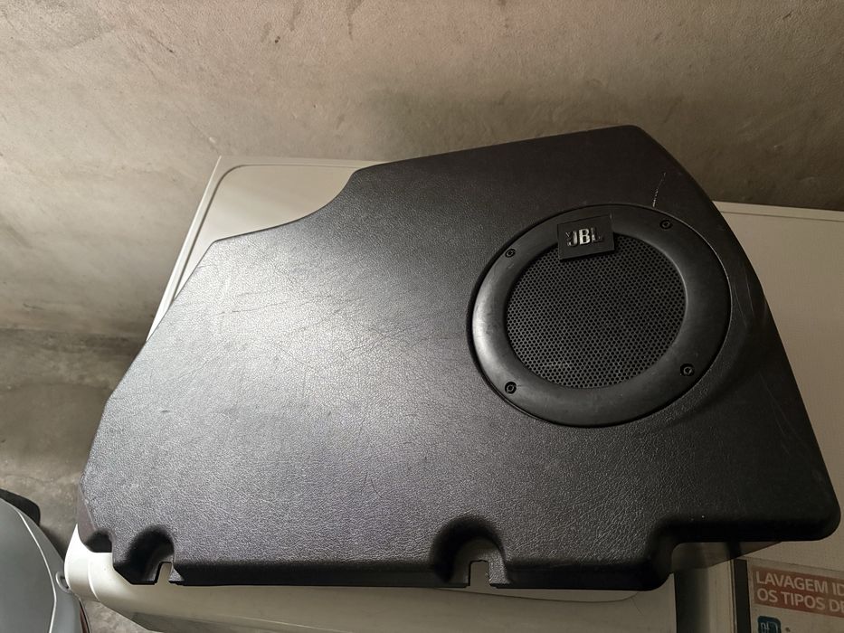 subwoofer citroen c4.