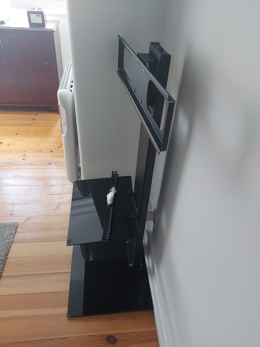 Suporte de metal de pé de televisão
