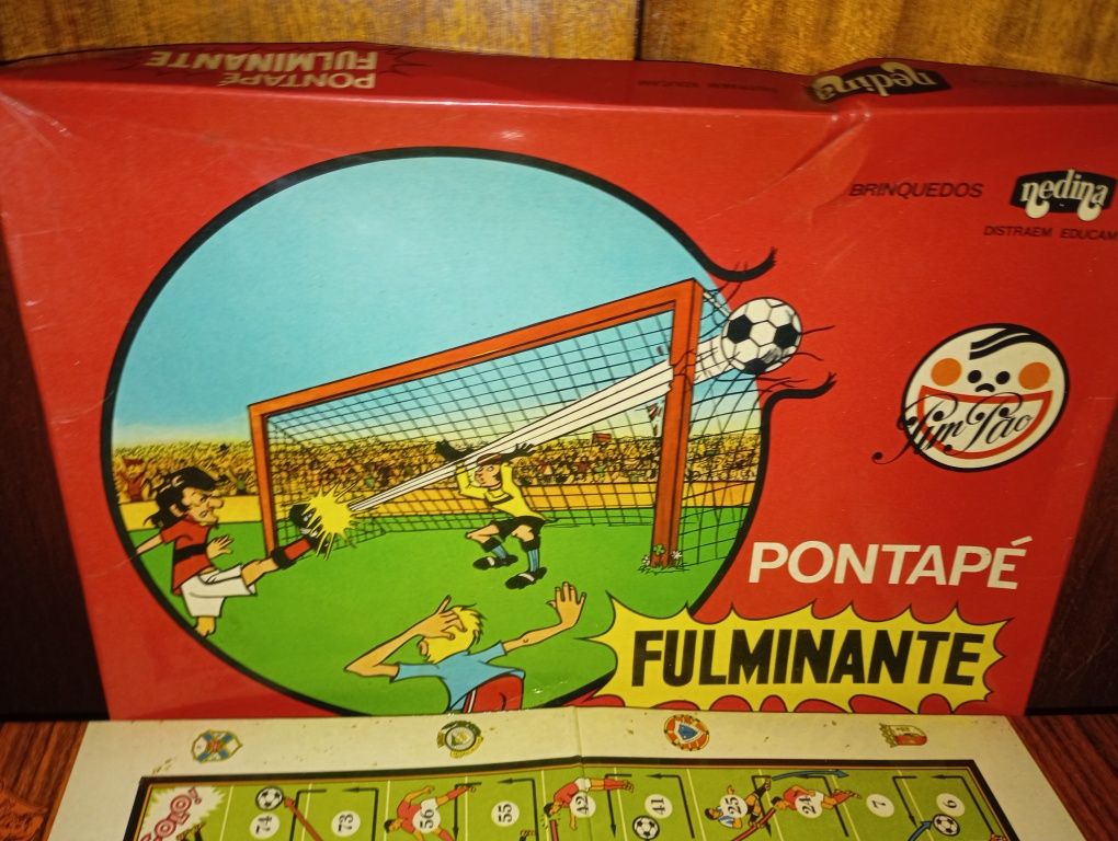 Jogo tabuleiro pontapé fulminante.
Pim Pão.