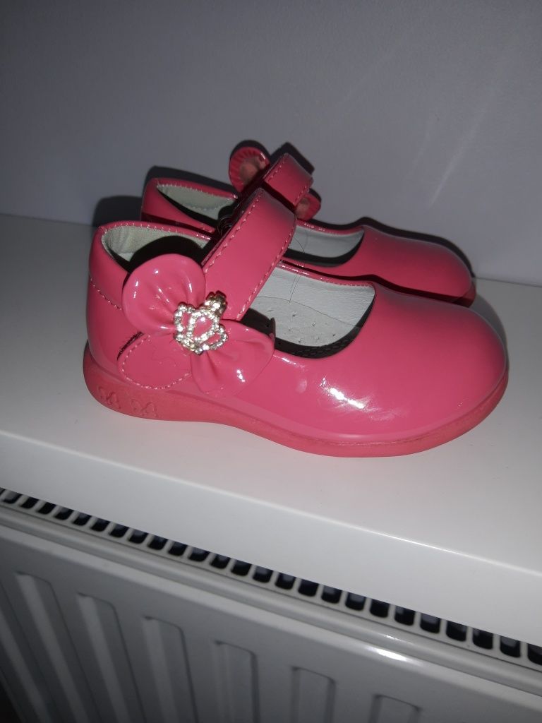 Balerinki lakierki wkładka skórzana buty dla dziewczynki rozmiar 21