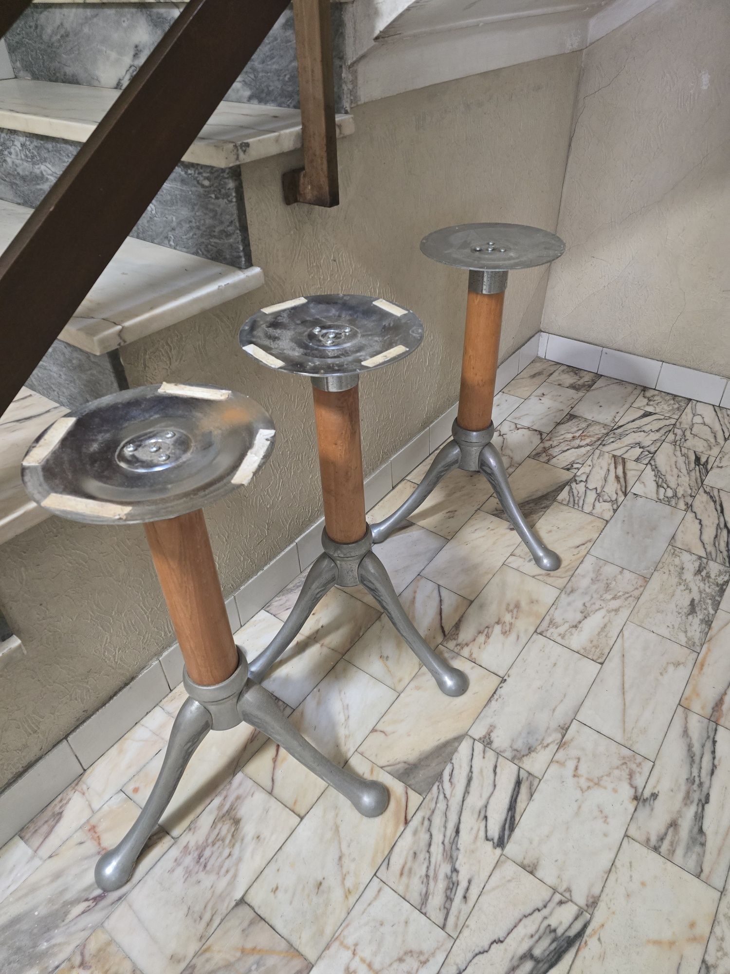 Para venda Pés  de mesa