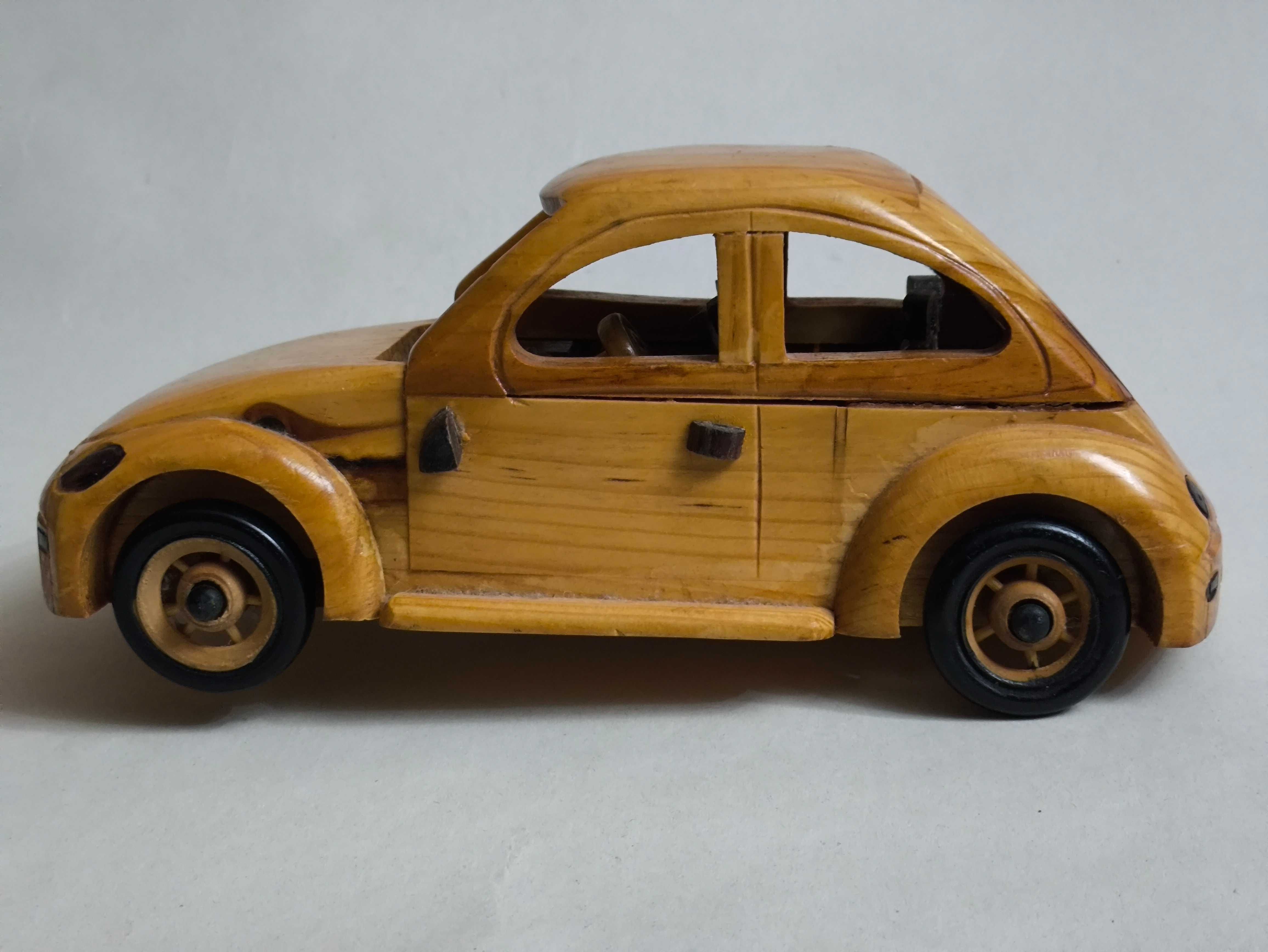 Машинка з дерева Volkswagen 1/18