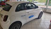 Fiat 500 "Icon" 42 kWh 118 KM - Czyszczenie magazynów - Demo Dealera 160 km !
