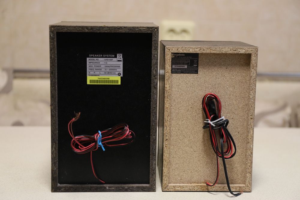 Колонки по одной штуке