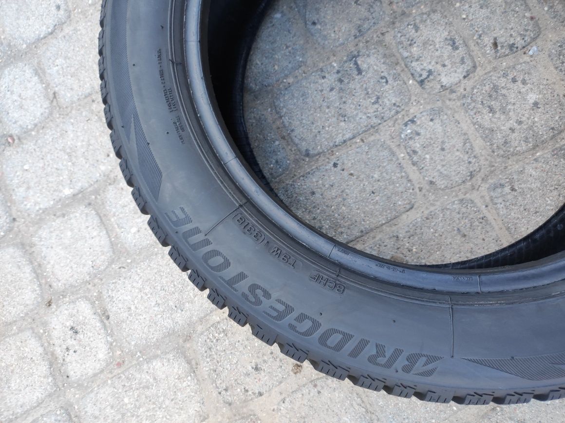 205.55.17 Dwie opony zimowe Bridgestone