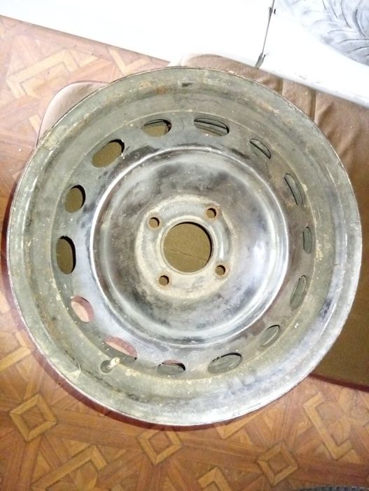 Продаються Диски на 15