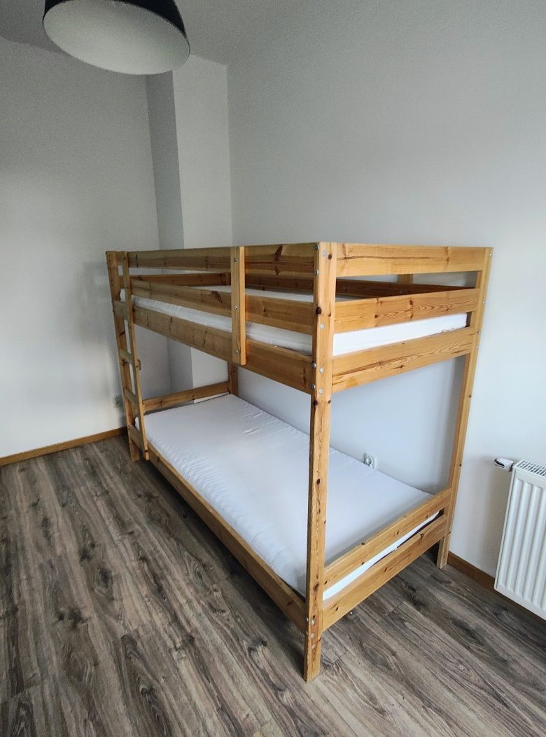 Łóżko piętrowe Ikea plus materace