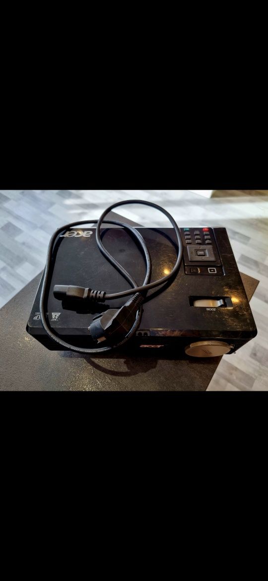 Projektor Acer X110P
