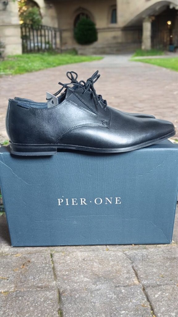 nowe eleganckie skórzane buty Pier One