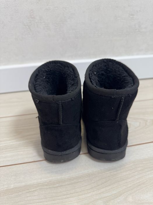 Уги , сапожки , дитячі на дівчинку і хлопчика