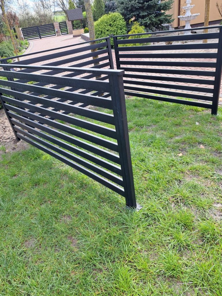 Czarne barierki balustrady na taras