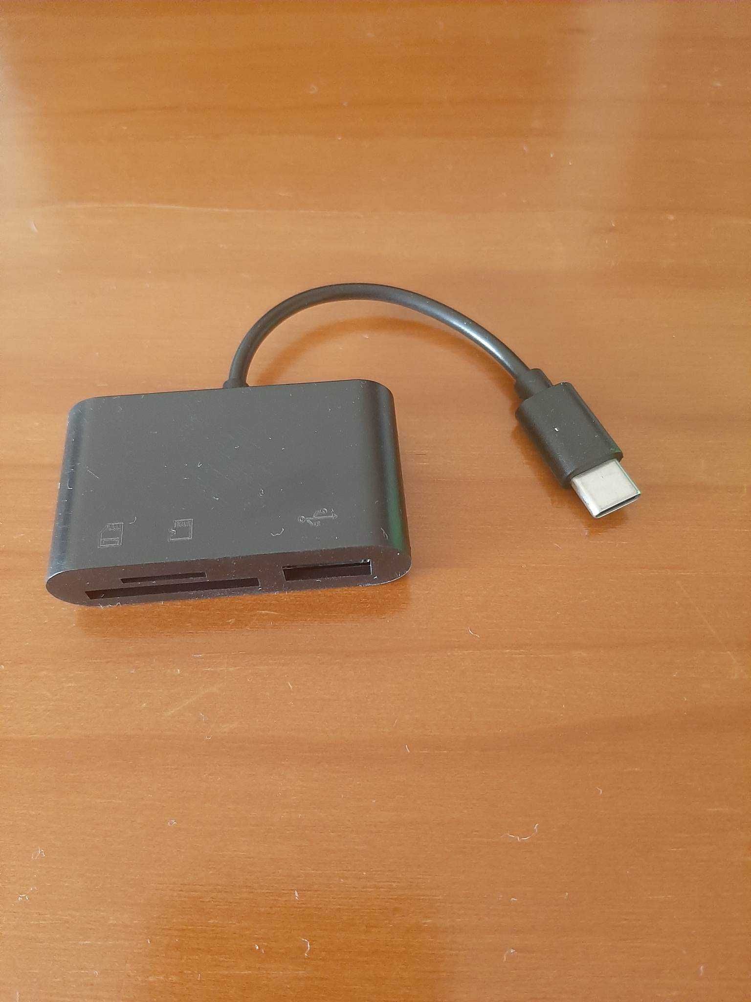 Adaptador leitor de cartoes e USB com USB-C