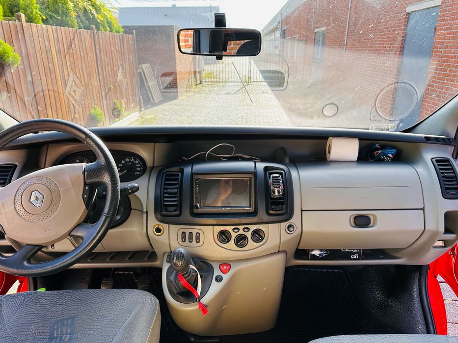 Renault Trafic 2.0+LPG gaz hak 6biegow 6os webasto prywatnie