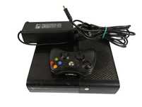 Konsola Xbox 360 E