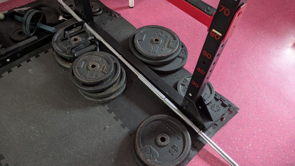 Conjunto 2 barras + pesos para musculação