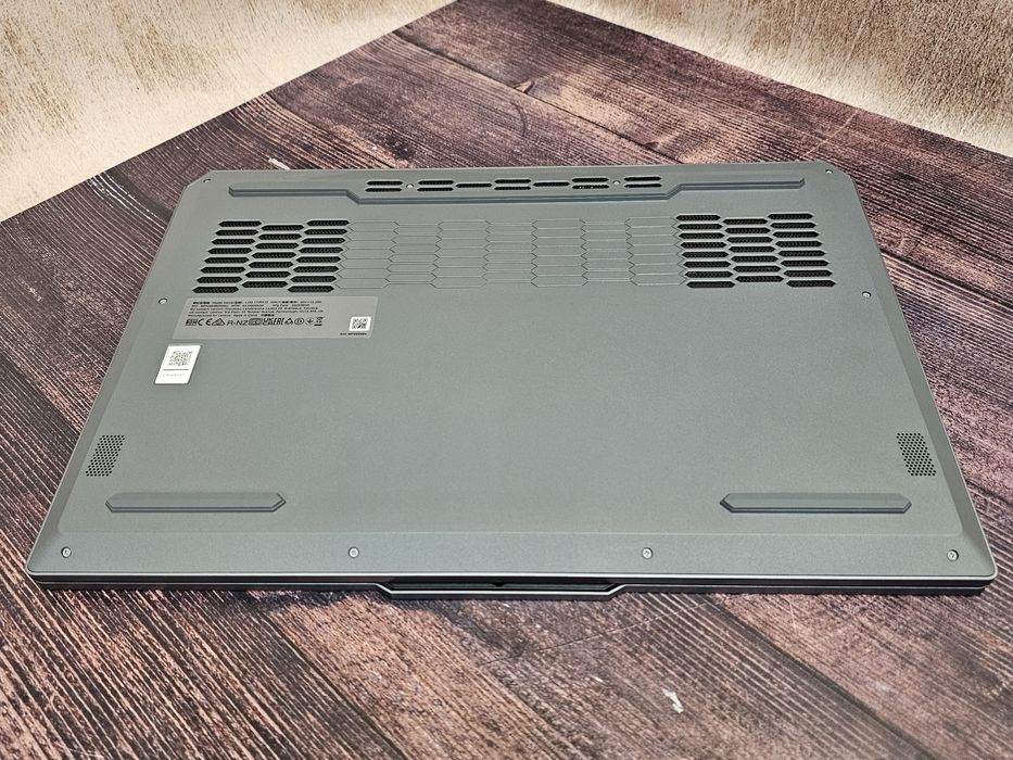 Lenovo LOQ 17IRX10 (Core i7-14700HX/16Gb/RTX 5070/SSD 512Gb/IPS 165Hz)