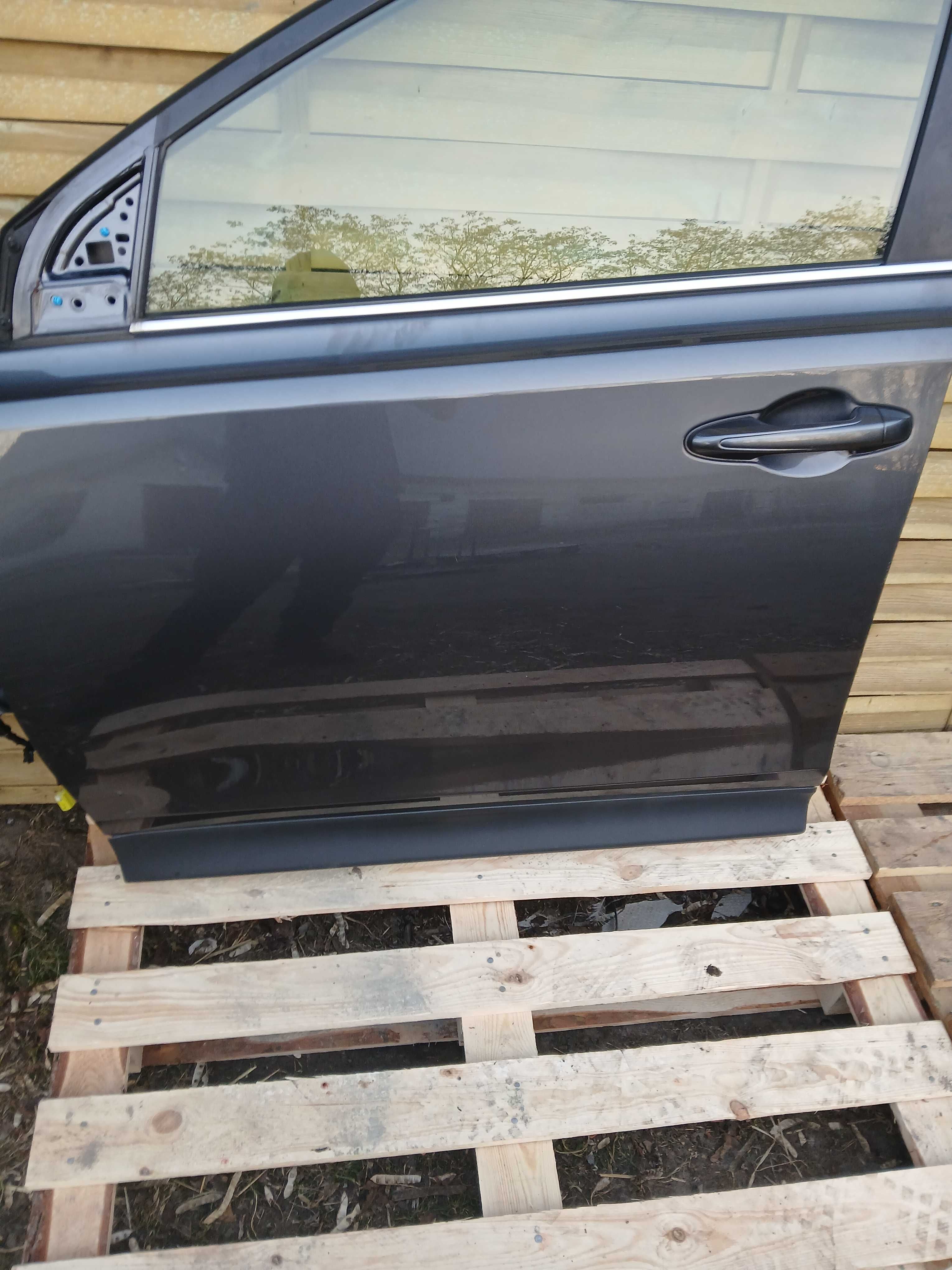 Drzwi lewy przod lewe przednie Toyota Rav4 IV 12-18 kolor 1G3